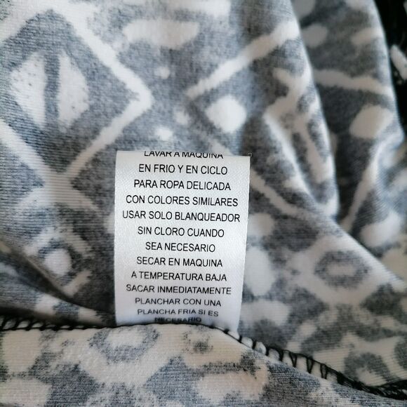 French Laundry Women's Black-White Ikat Open-Front Wrap Fringe Poncho Top Size L - Picture 8 of 8